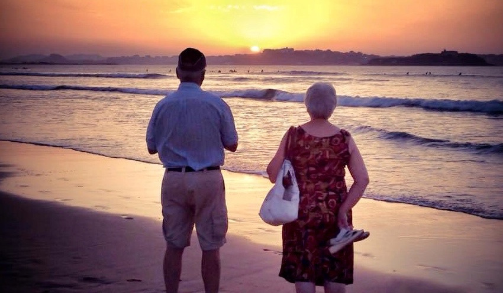 MOCION SOBRE IMPULSO Y REVISIÓN DE POLÍTICAS PÚBLICAS ORIENTADAS A PERSONAS MAYORES DE 65 AÑOS.